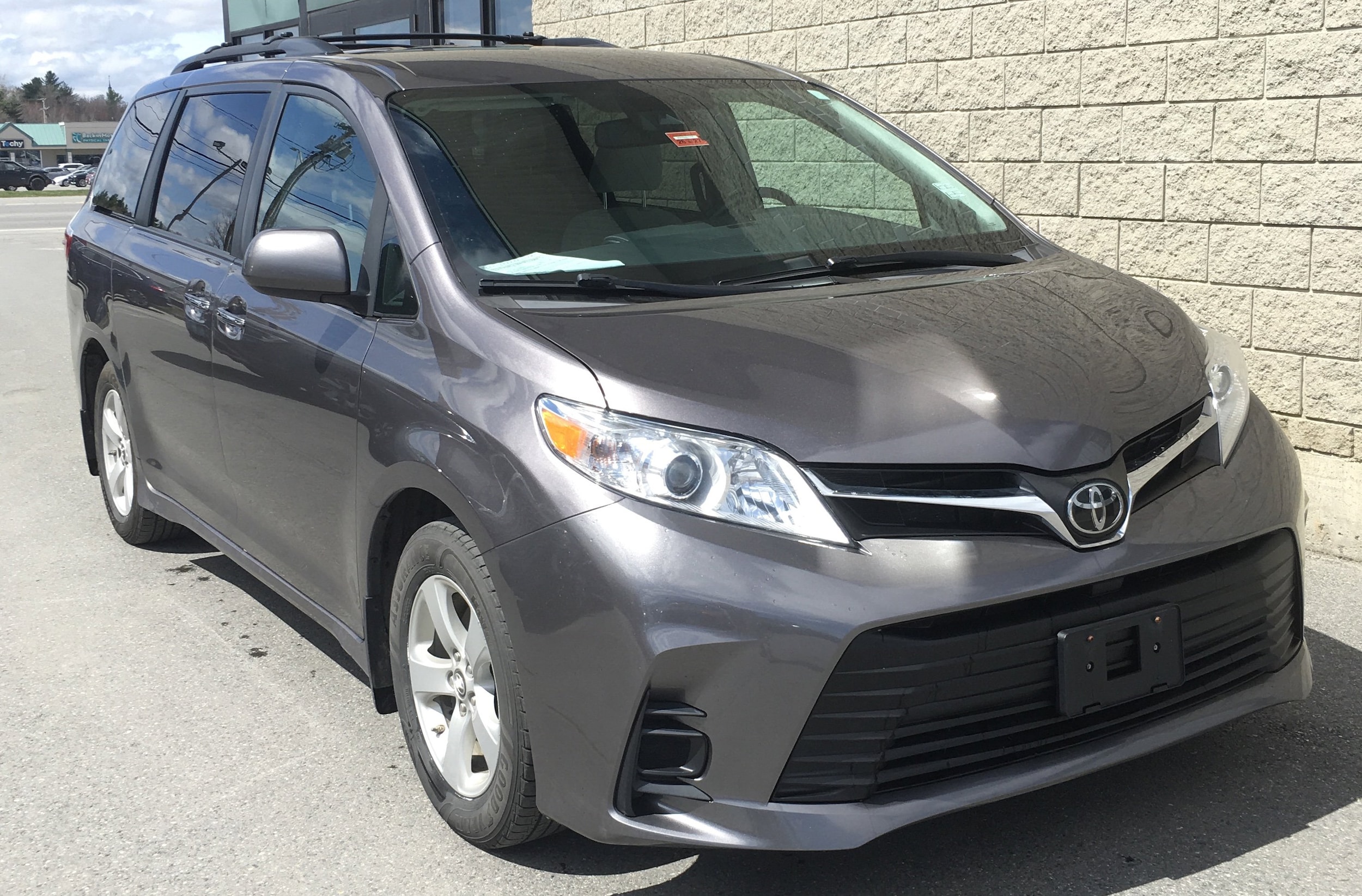2019 Toyota Sienna LE