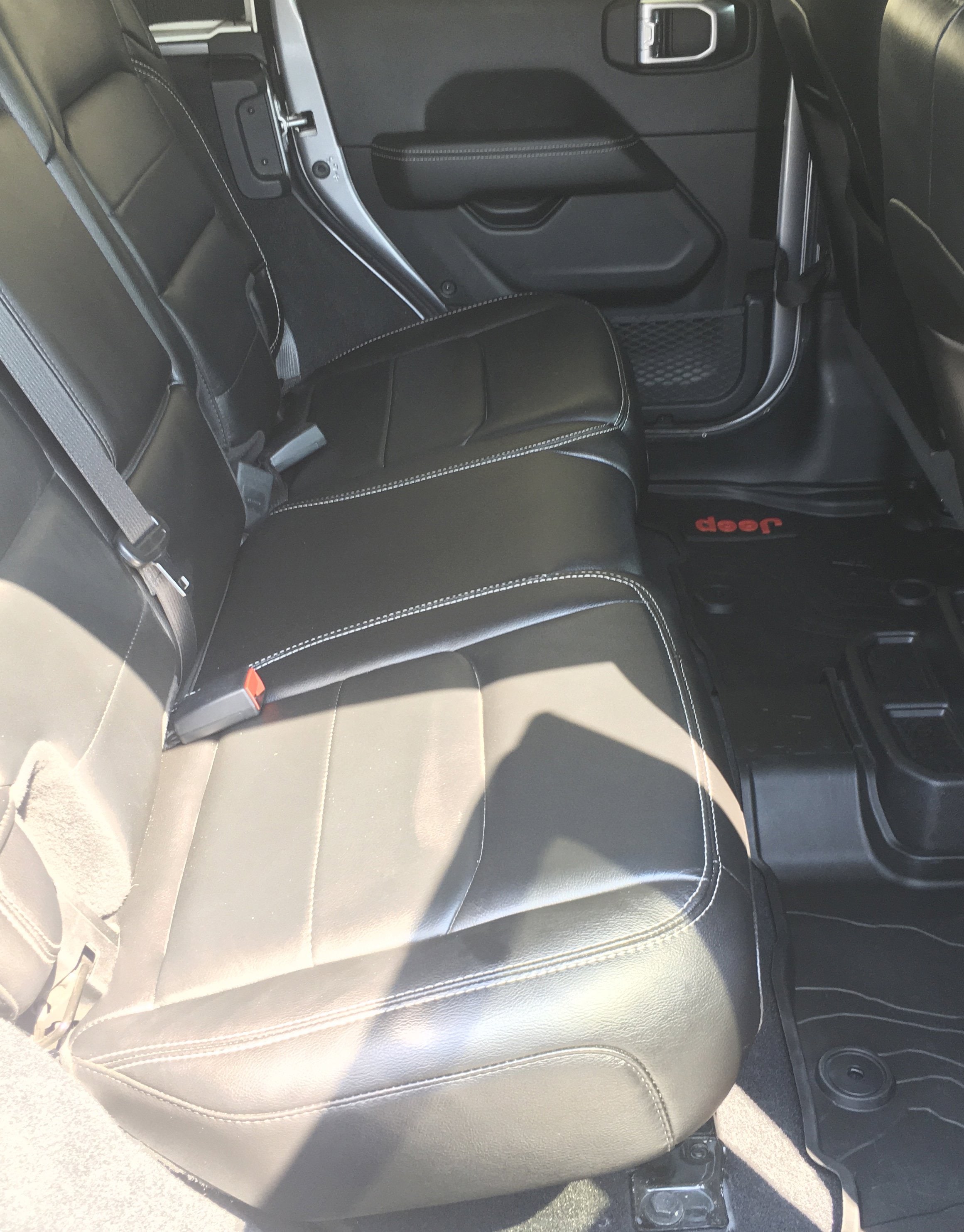2021 Jeep Wrangler Unlimited Sahara - Photo 6