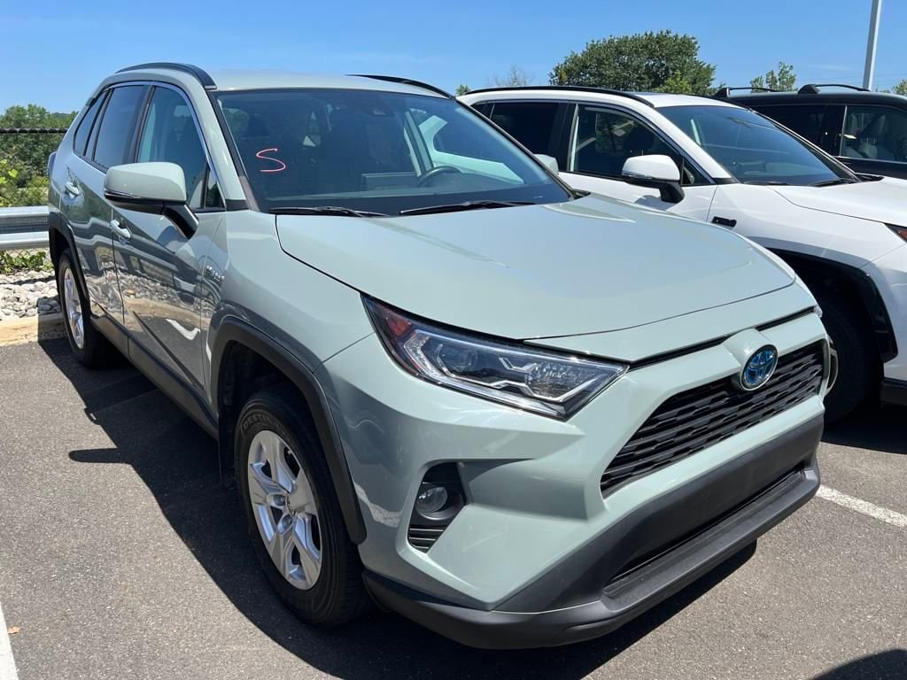 Used 2021 Toyota RAV4 XLE with VIN 4T3RWRFV1MU049948 for sale in Kansas City