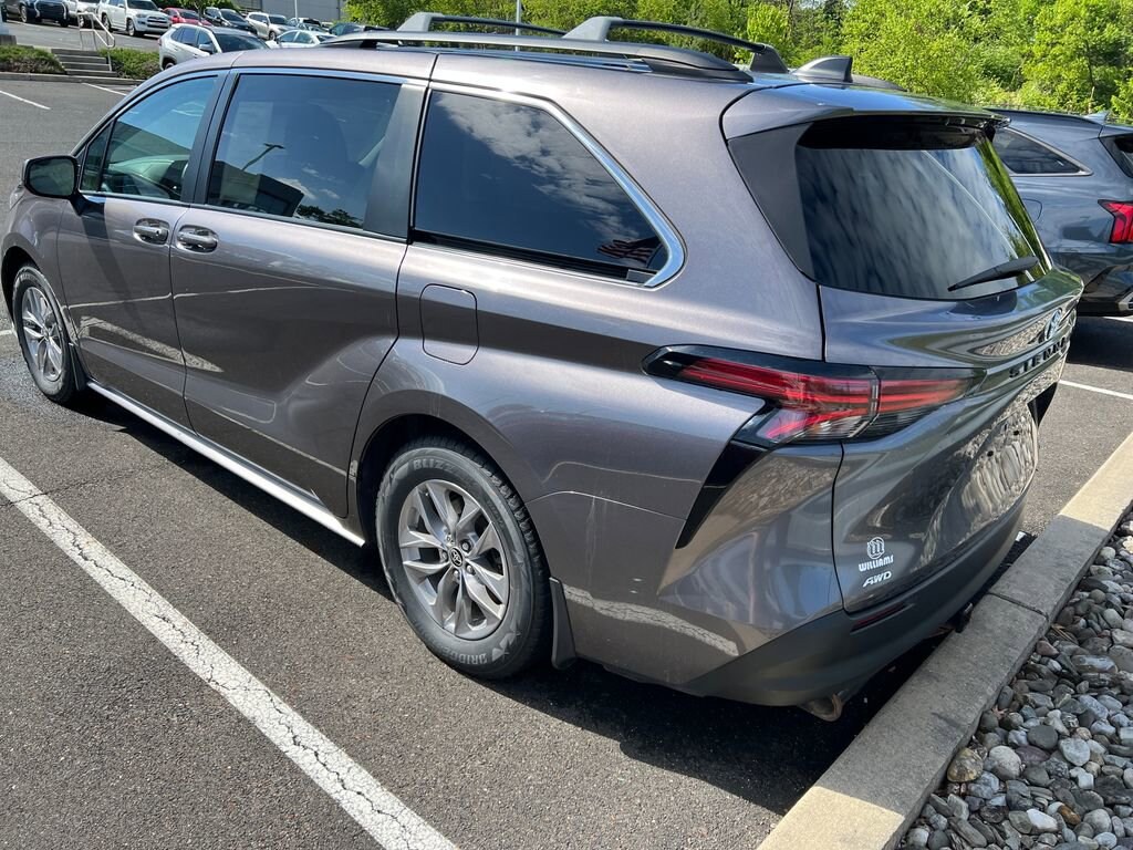 Used 2022 Toyota Sienna LE Van Passenger Van