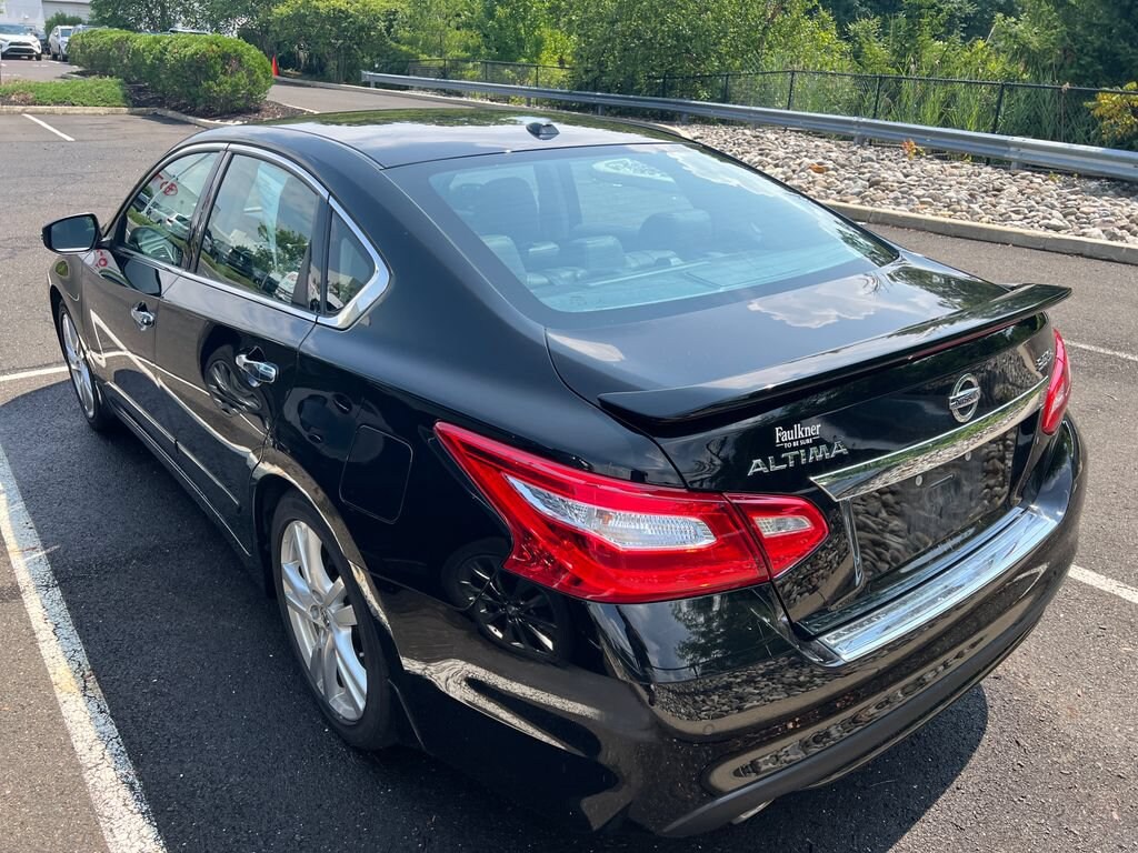Used 2017 Nissan Altima 3.5 SL Sedan