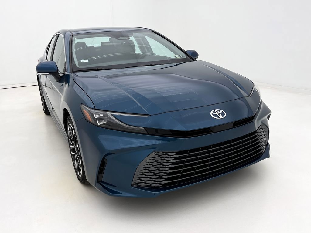 2025 Toyota Camry XLE photo 3