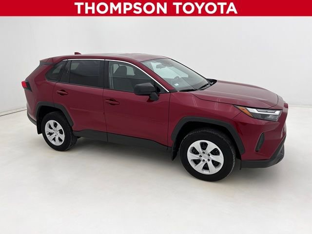 2024 Toyota RAV4 LE's photo
