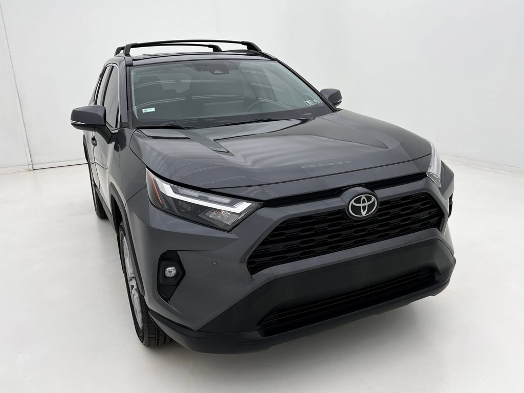 2023 Toyota RAV4 XLE Premium photo 2