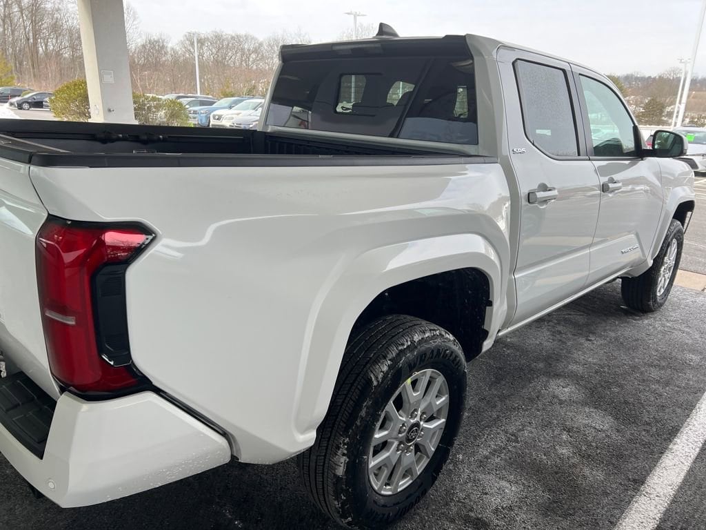New 2025 Toyota Tacoma SR5 4X4 DOUBLE CAB