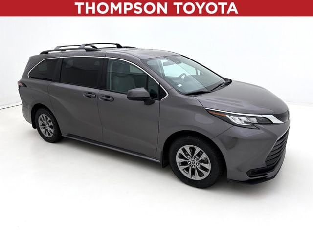 2022 Toyota Sienna Van Passenger Van 