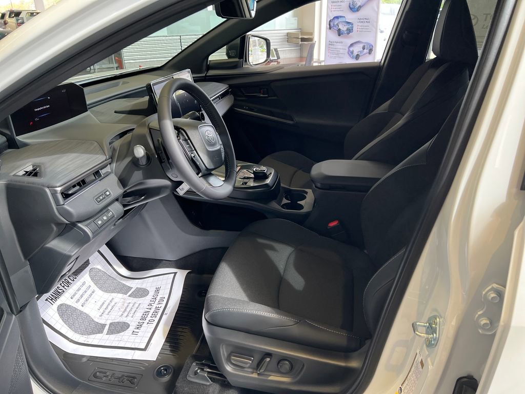 2026 Toyota C-HR SE - Photo 13