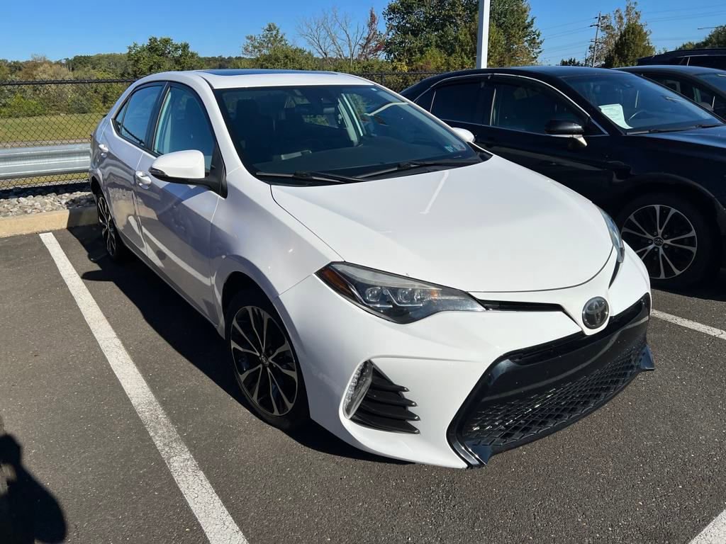 2018 Toyota Corolla SE photo 2