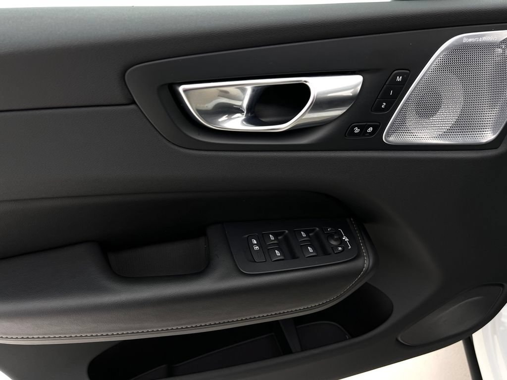 2023 Volvo XC60 Ultimate - Photo 23