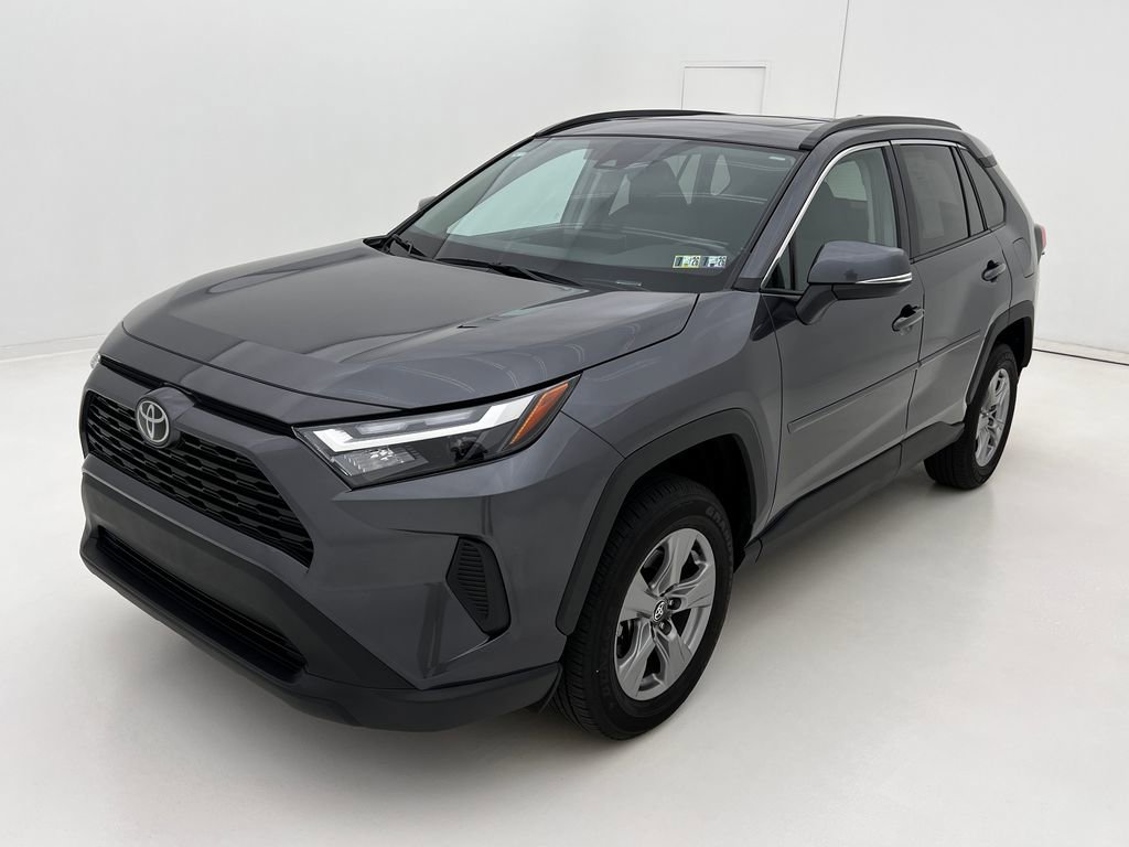 2024 Toyota RAV4 XLE photo 2