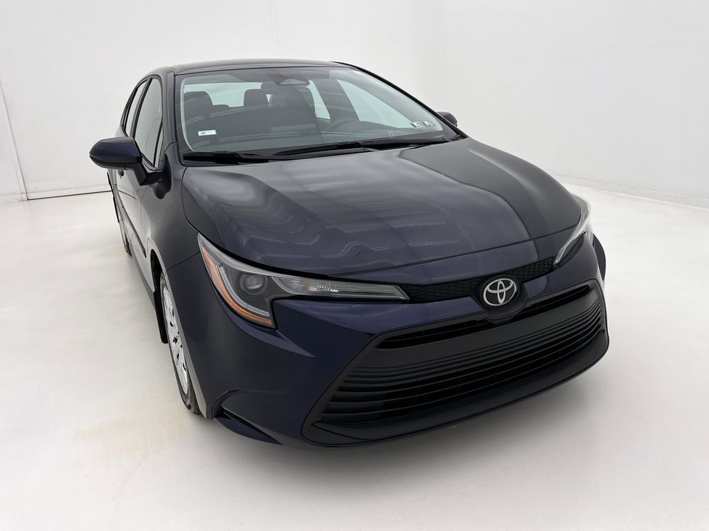 2024 Toyota Corolla LE photo 3