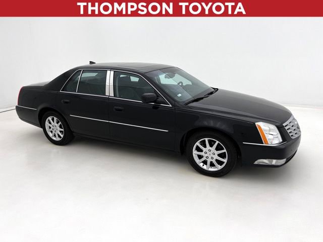 2010 Cadillac DTS Luxury Collection's photo