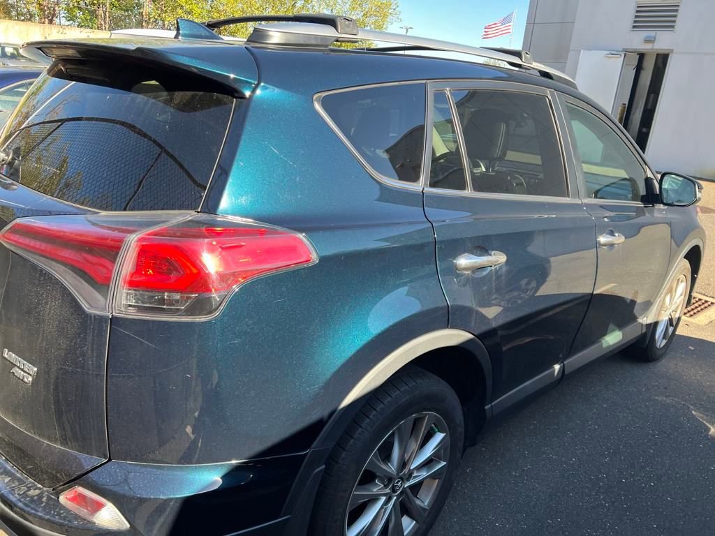 2017 Toyota RAV4 Limited photo 3