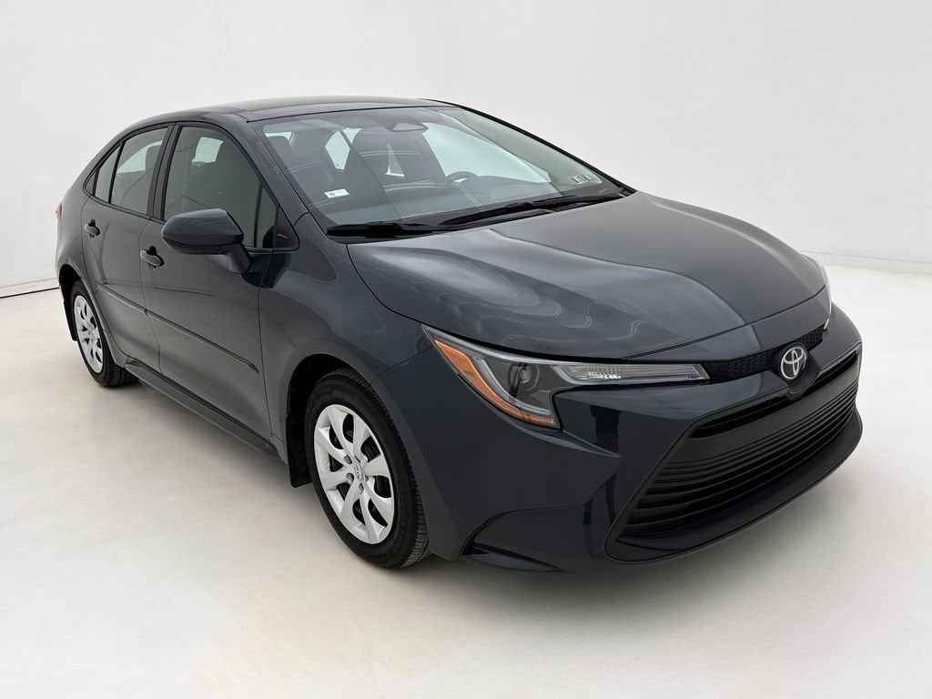 Used 2024 Toyota Corolla LE with VIN 5YFB4MDE9RP195688 for sale in Northfield, Minnesota
