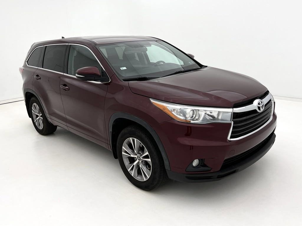 Used 2016 Toyota Highlander LE Plus with VIN 5TDBKRFH3GS326175 for sale in Doylestown, PA