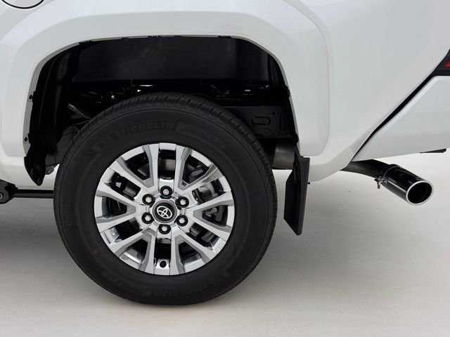 2026 Toyota Tacoma Limited - Photo 15