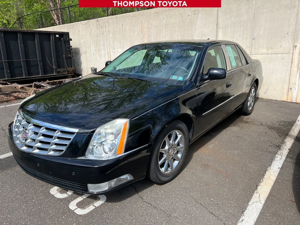 2010 Cadillac DTS Luxury Collection's photo