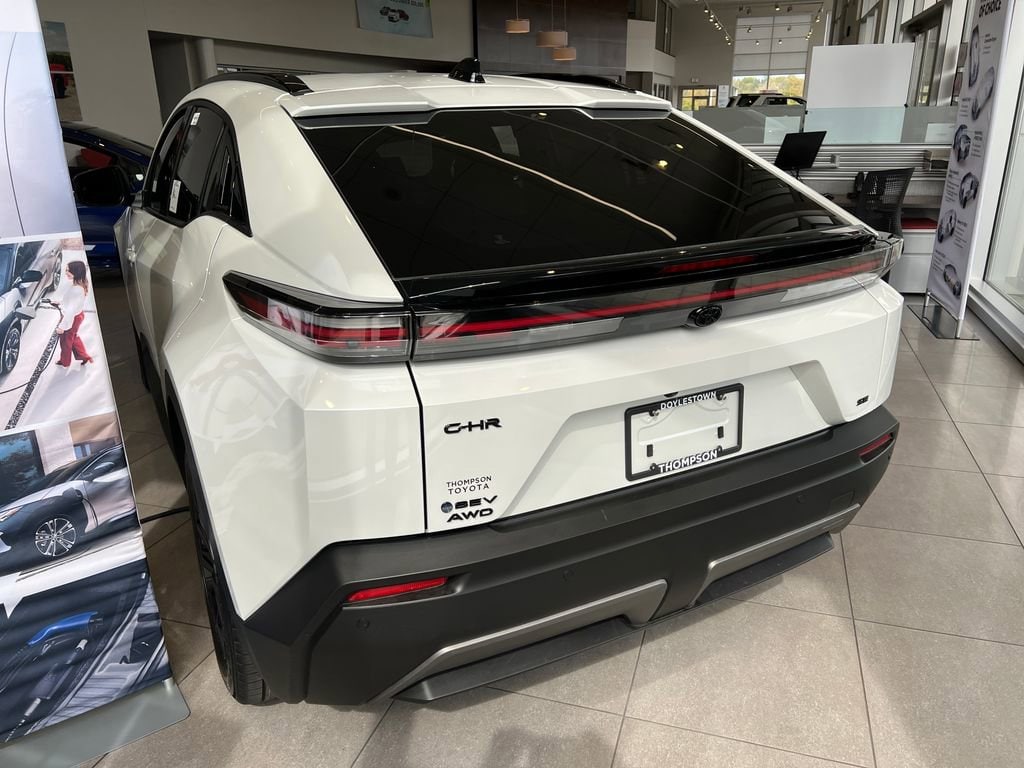 2026 Toyota C-HR SE - Photo 4