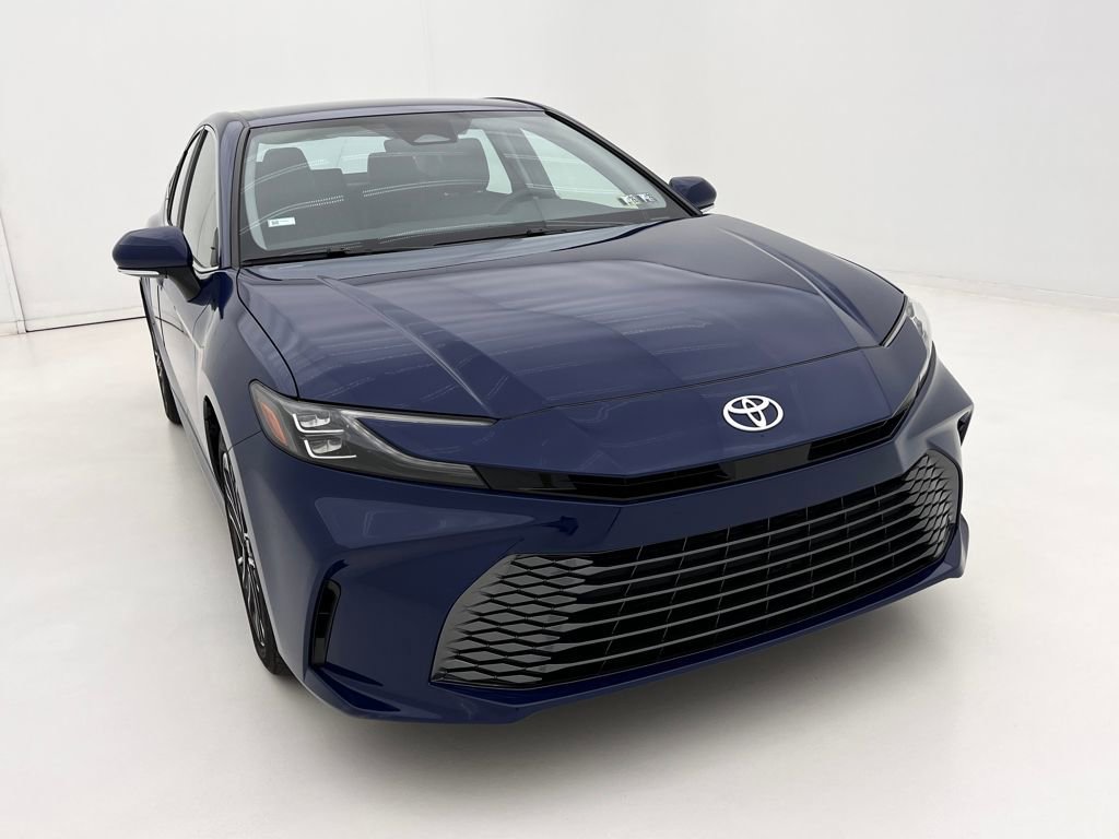 2025 Toyota Camry XLE photo 3