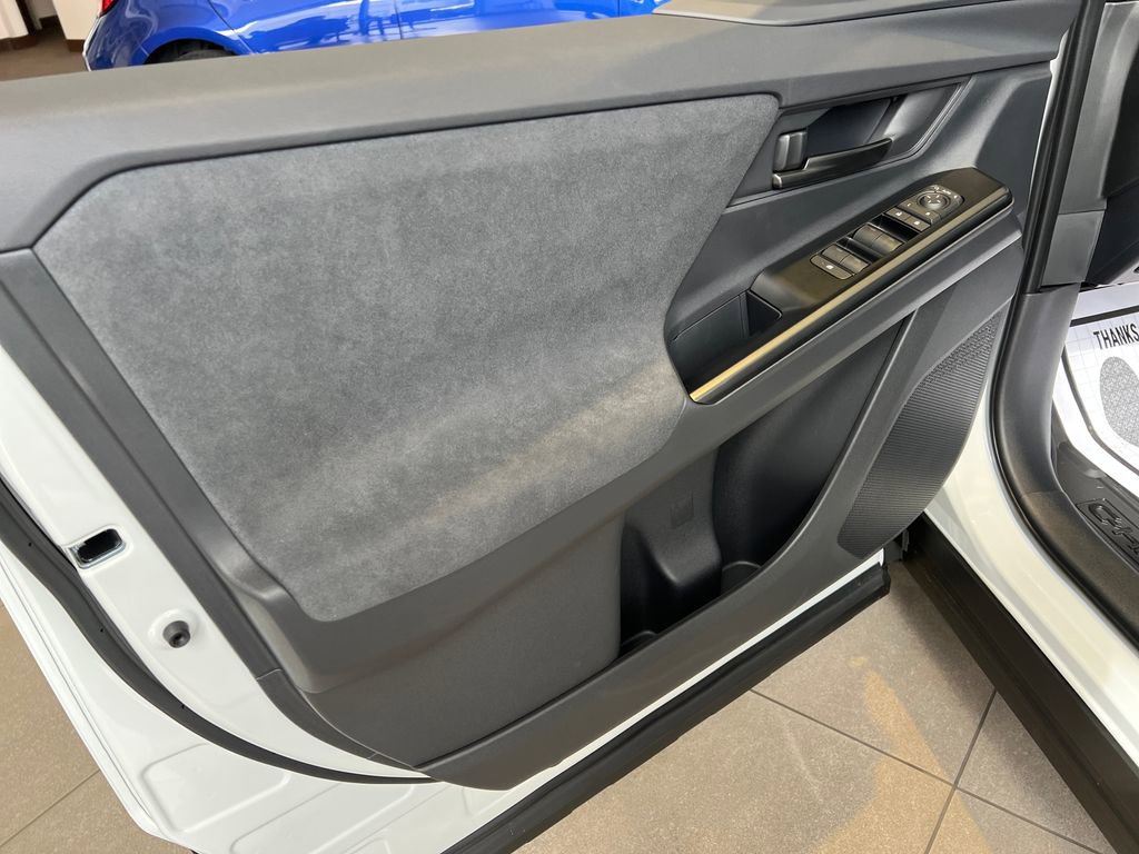 2026 Toyota C-HR SE - Photo 12