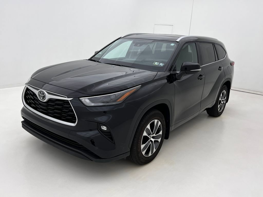 2024 Toyota Highlander XLE photo 3