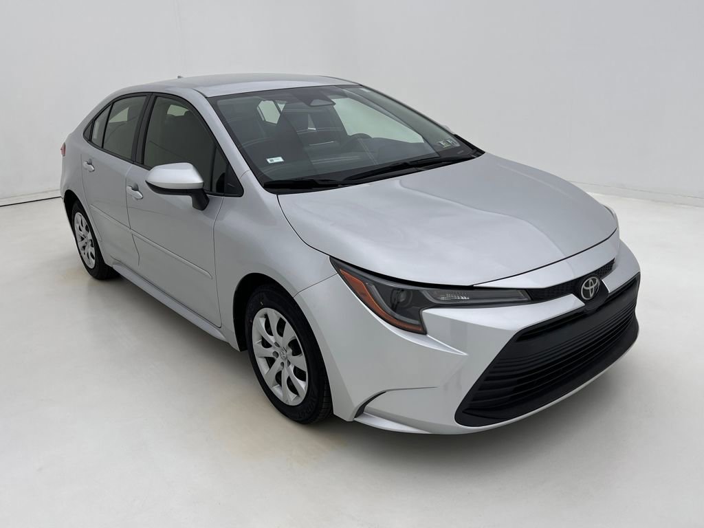 2023 Toyota Corolla LE photo 2