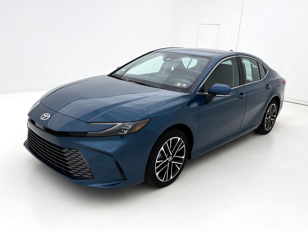 2025 Toyota Camry XLE photo 4