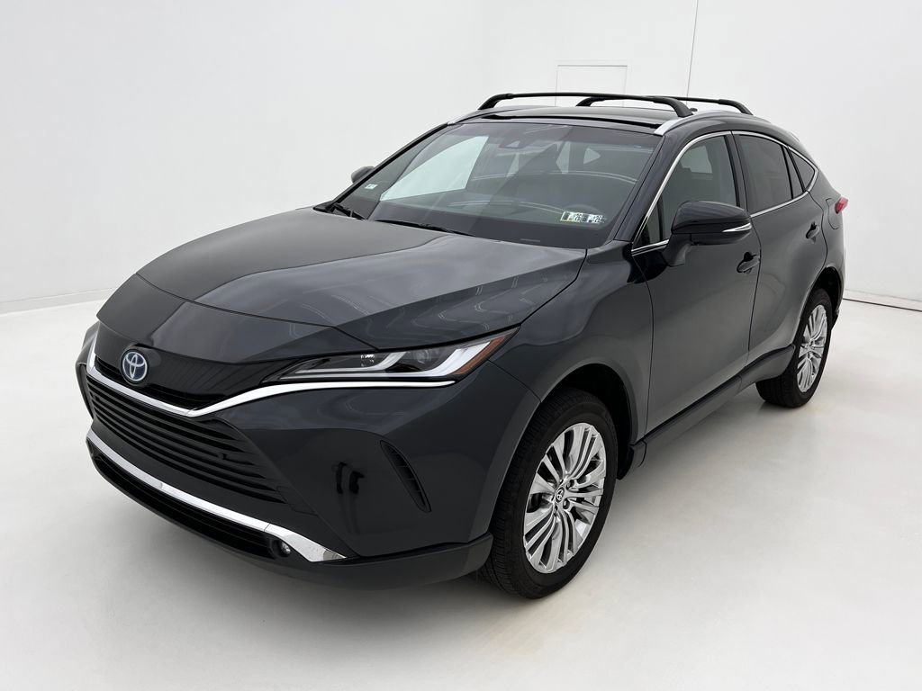 2024 Toyota Venza LE photo 4