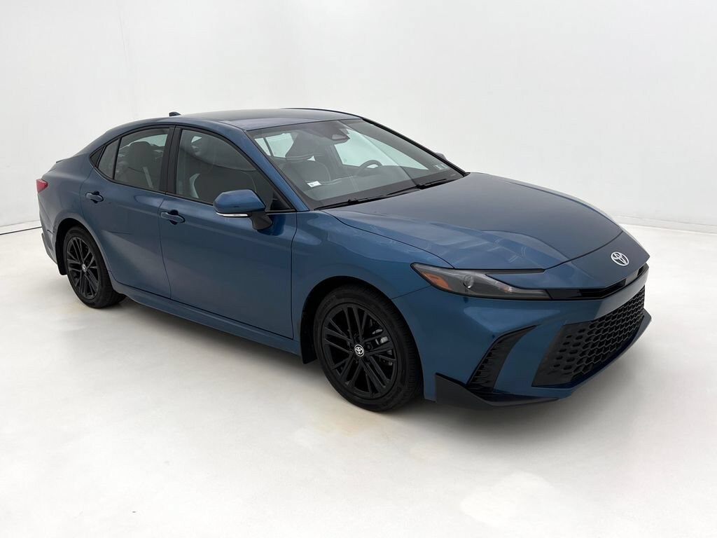 Used 2025 Toyota Camry SE Sedan