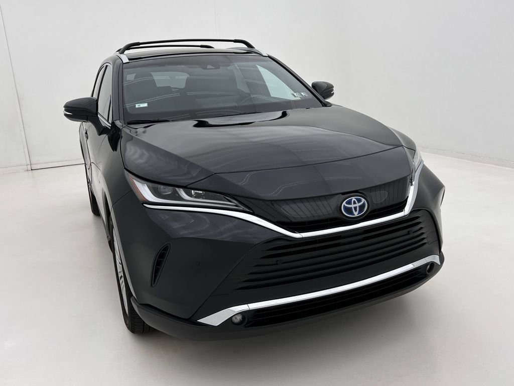 2024 Toyota Venza LE photo 3