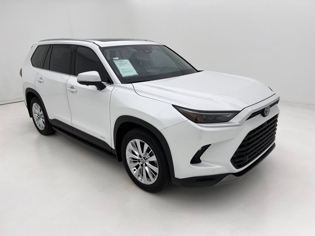 2024 Toyota Grand Highlander Platinum photo 2