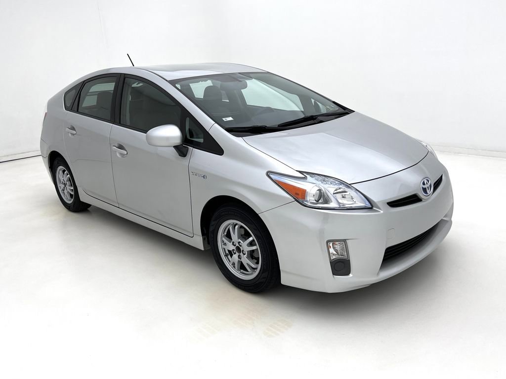 2010 Toyota Prius Four photo 2