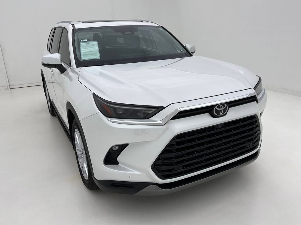 2024 Toyota Grand Highlander Platinum photo 3