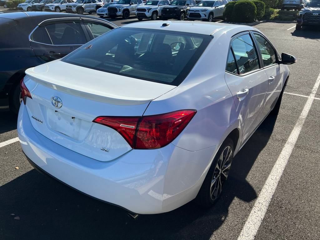 2018 Toyota Corolla SE photo 3