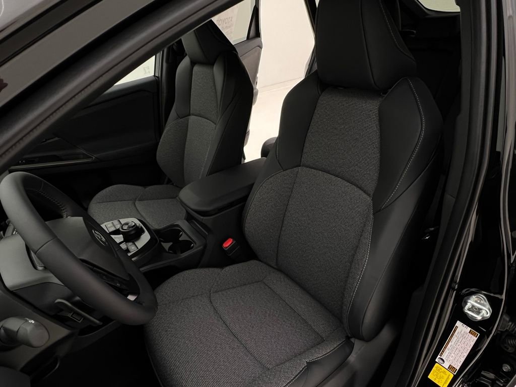 2026 Toyota bZ XLE - Photo 8