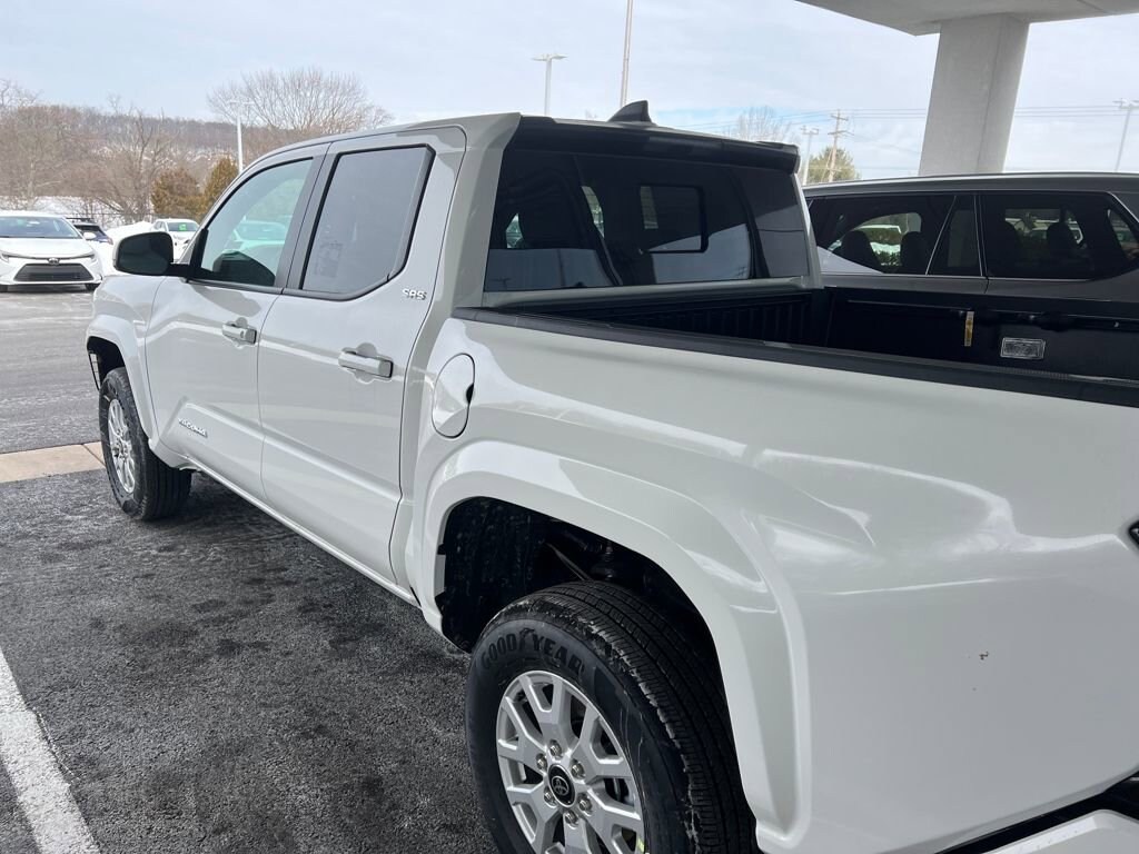 New 2025 Toyota Tacoma SR5 4X4 DOUBLE CAB