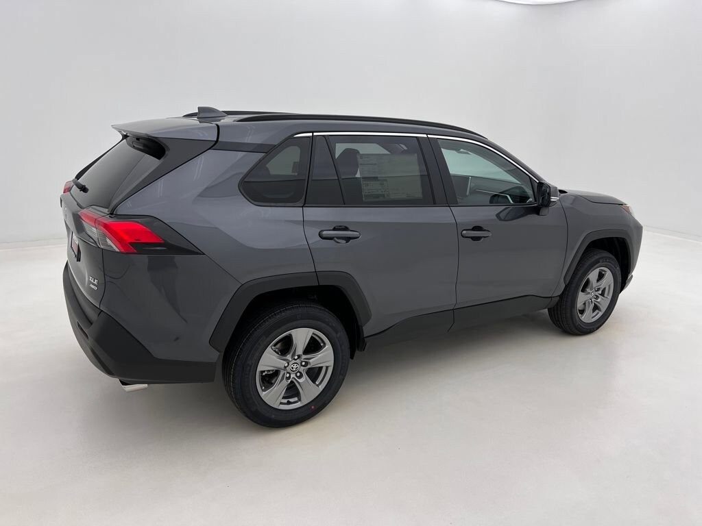 New 2025 Toyota RAV4 XLE XLE AWD SUV