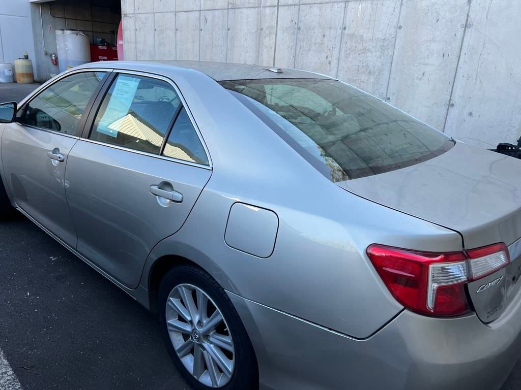 2013 Toyota Camry Hybrid XLE photo 4
