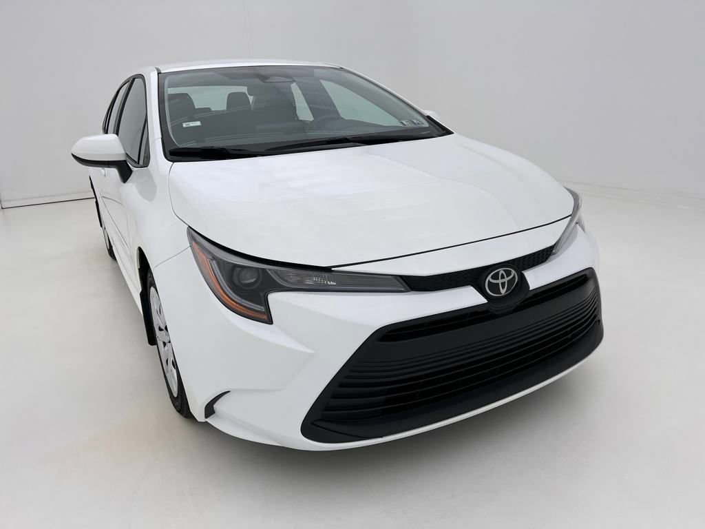2024 Toyota Corolla LE photo 3