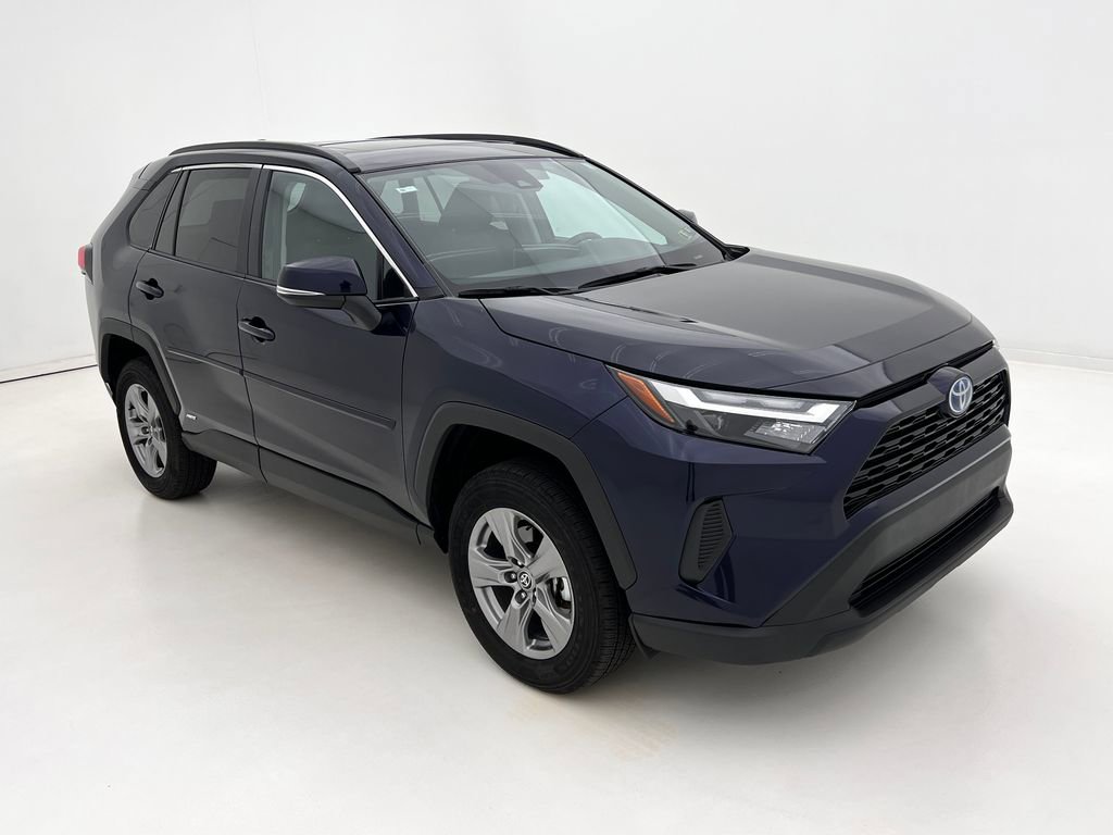 2024 Toyota RAV4 Hybrid XLE photo 2