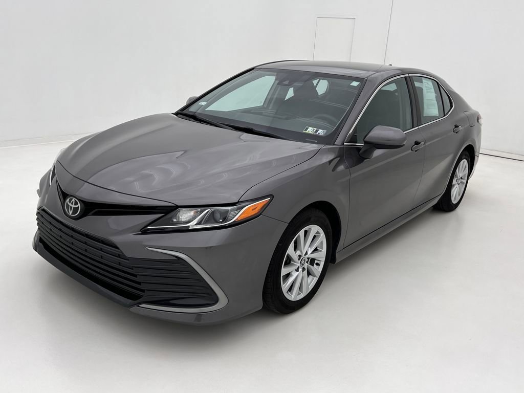 2022 Toyota Camry LE photo 4