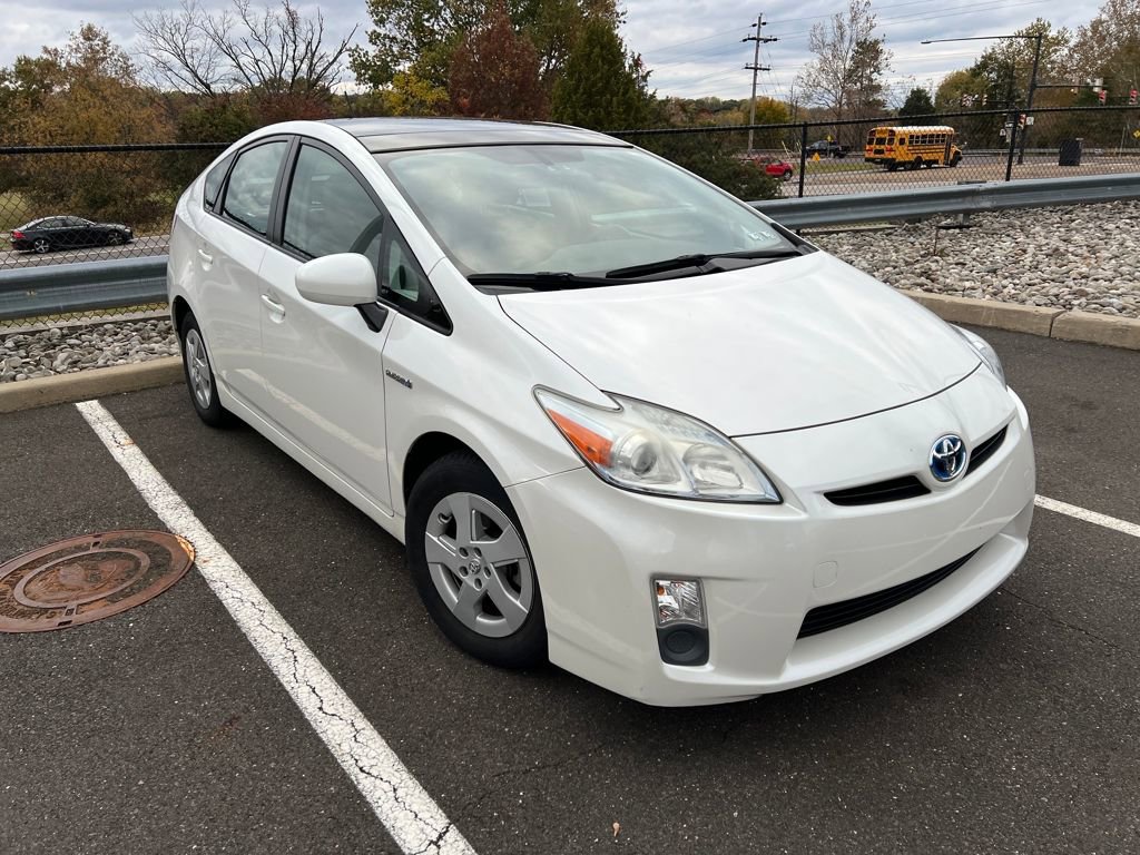 2010 Toyota Prius Four photo 2