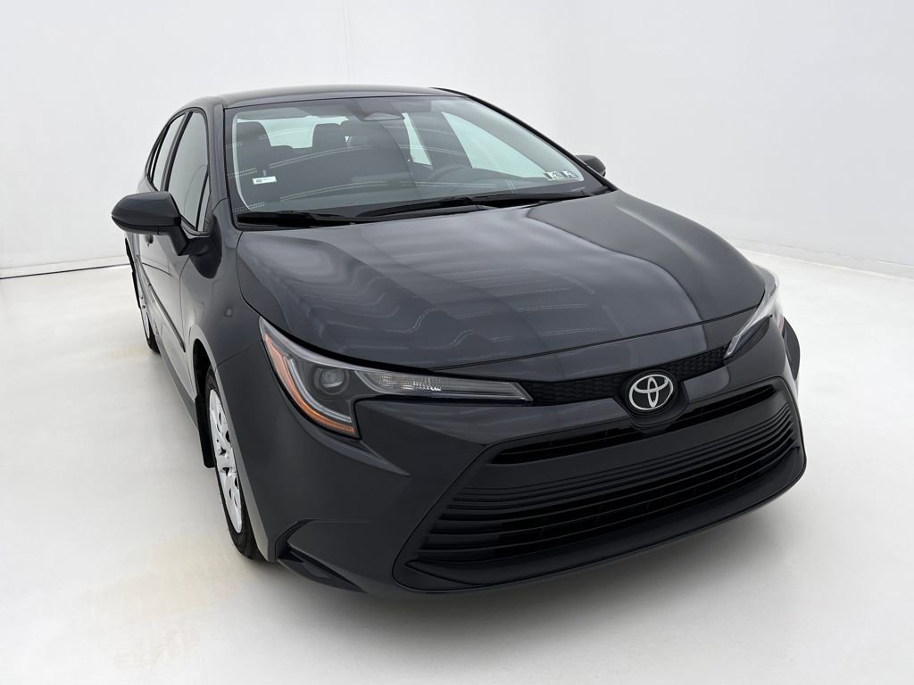 2024 Toyota Corolla LE photo 3