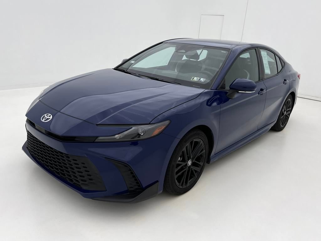 2025 Toyota Camry SE photo 4