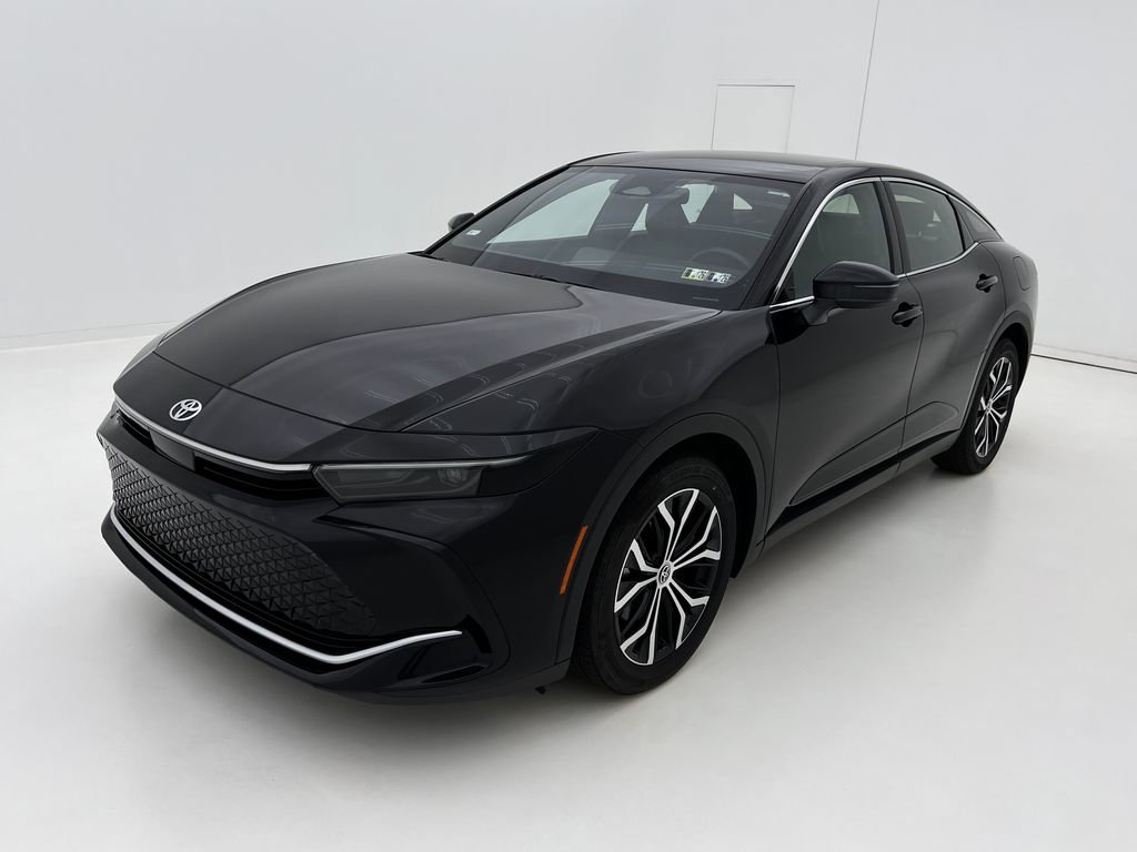 2025 Toyota Crown XLE photo 4