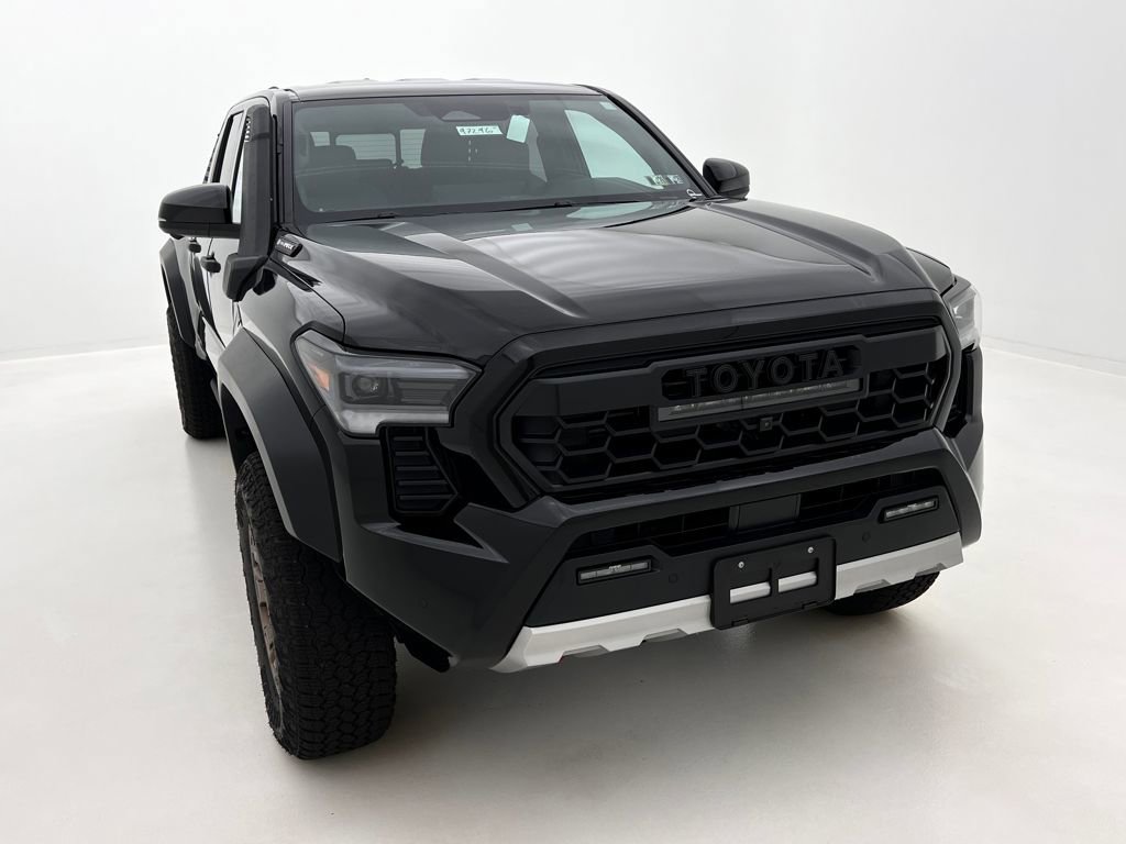 2025 Toyota Tacoma Trailhunter photo 3