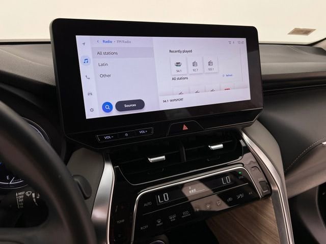 2024 Toyota Venza XLE - Photo 19