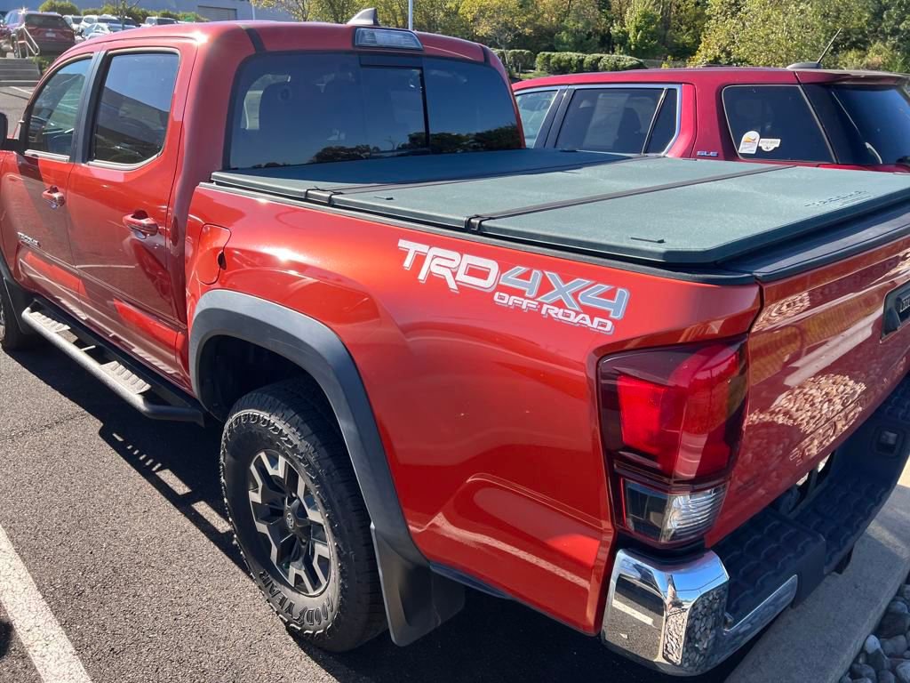 2018 Toyota Tacoma TRD Off-Road photo 3