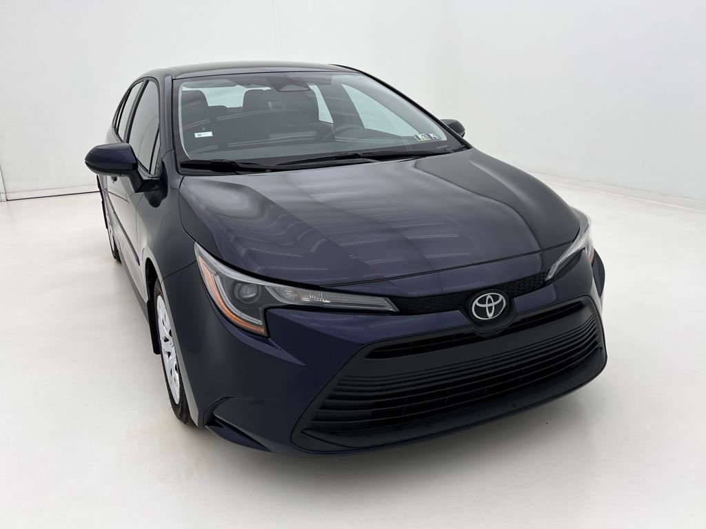 2024 Toyota Corolla LE photo 3