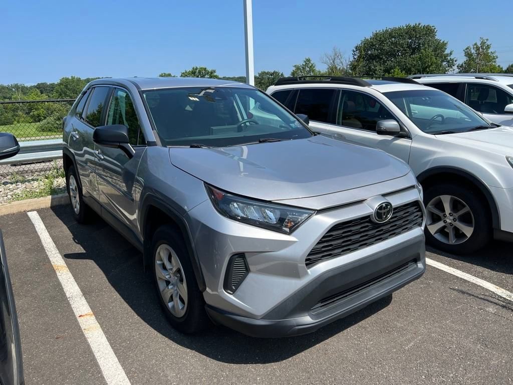 Used 2022 Toyota RAV4 LE with VIN 2T3F1RFV3NC298448 for sale in Northfield, Minnesota